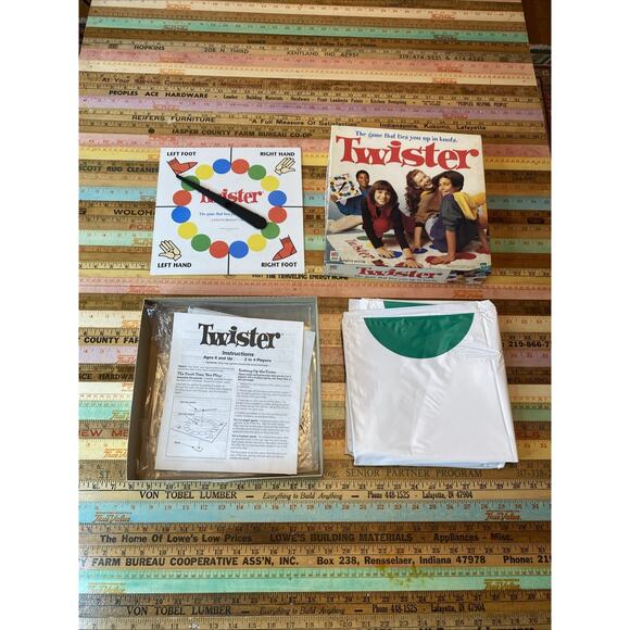 Hasbro Milton Bradley 1997 Edition VINAGE TWISTER Family Board Game NEVER USED - Picture 2 of 7